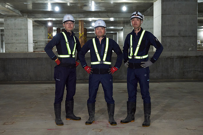 現場を指揮する作業社員